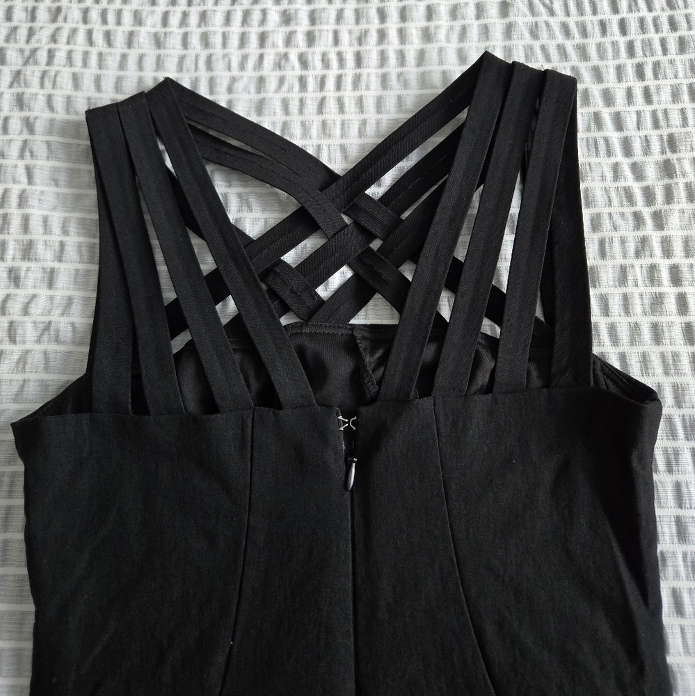 Le Chateau Black Strappy Formfitting Slimming Formal Dress MADE IN CANADA 🇨🇦 - Picture 4 of 8